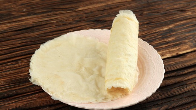 2 Cara Membuat Kulit Lumpia Teflon, Gampang juga Anti Sobek